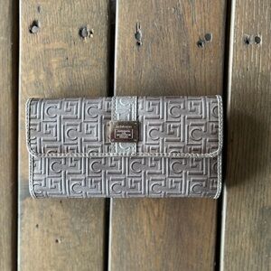 Liz Claiborne Wallet